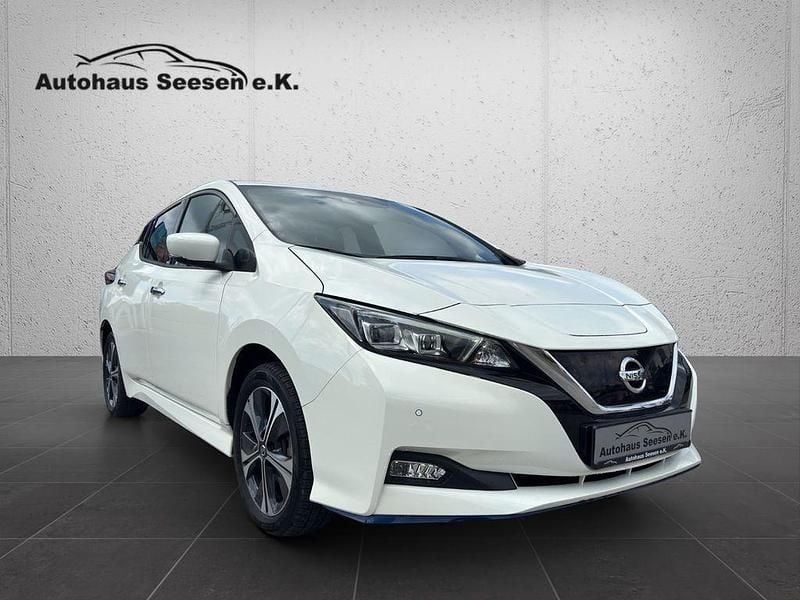 Weiß Gebraucht 2020 Nissan Leaf 360º Kleinwagen | 22.990 € (Teuer) - Bild 1/4