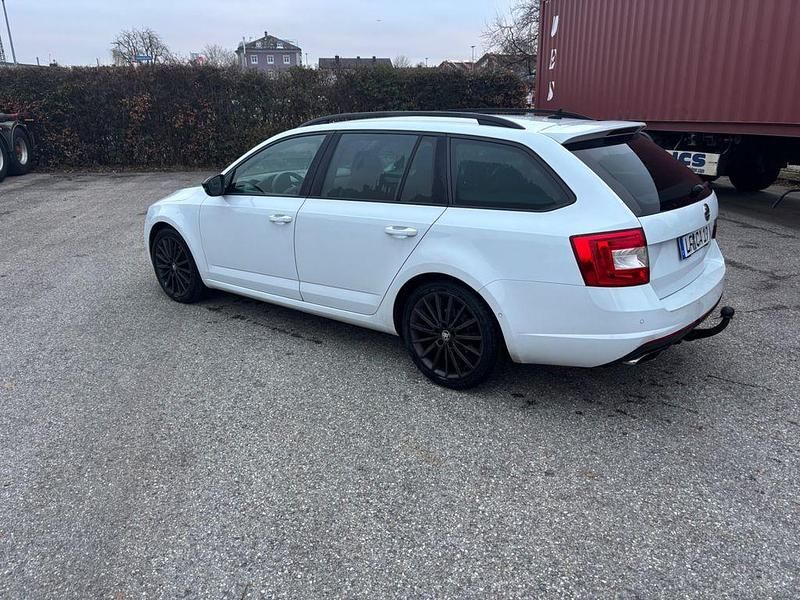 Gebraucht Skoda Octavia RS 184 PS (135 kW) 2016 Weiß Kleinwagen