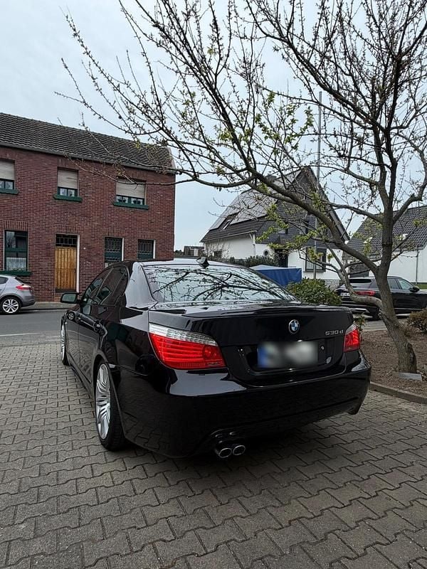 Gebraucht BMW 530 235 PS (172 kW) 2007 Schwarz Limousine