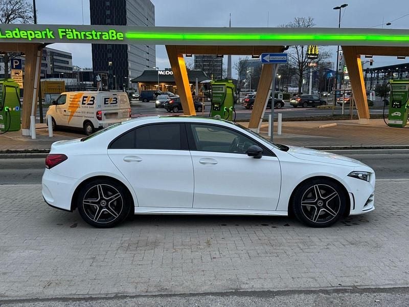 Gebraucht Mercedes A220 AMG line 190 PS (139 kW) 2020 Weiß Limousine