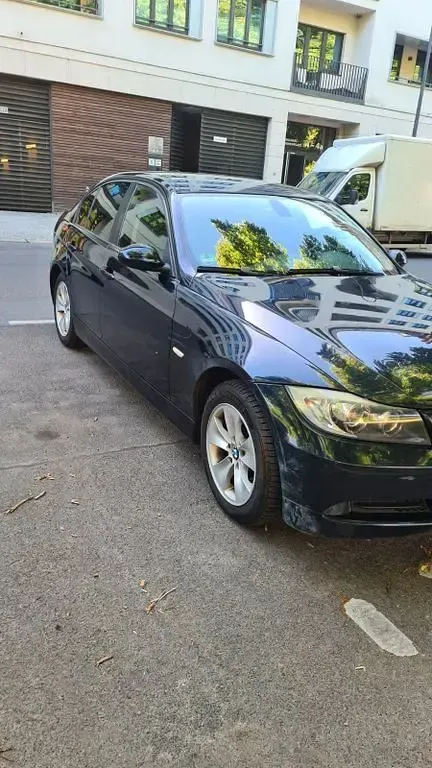 Gebraucht BMW 320 150 PS (110 kW) 2007 Blau Limousine