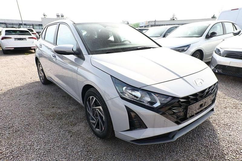 Neu Hyundai i20 Select 90 PS (66 kW) 2026 Lumen grey mineraleffekt Kleinwagen