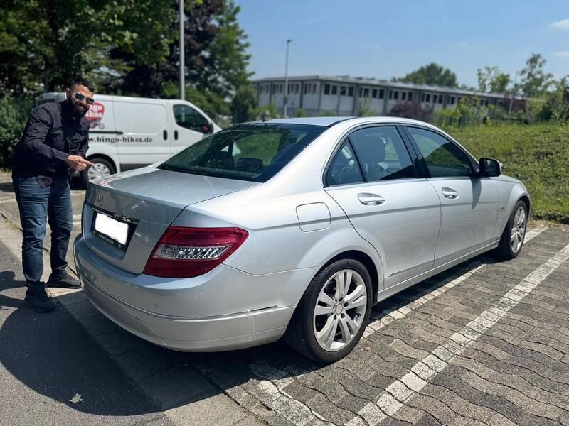 Silber Gebraucht 2008 Mercedes C180 Avantgarde Limousine | 8.000 € - Bild 1/4