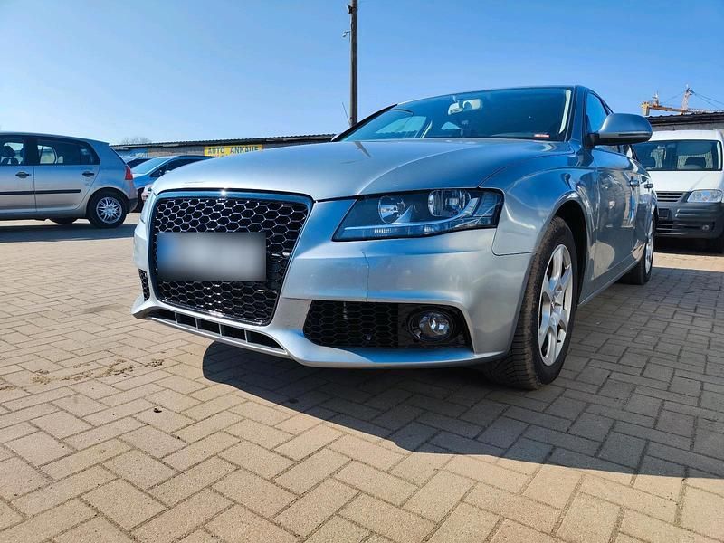 Gebraucht Audi A4 170 PS (125 kW) 2010 Grau Limousine