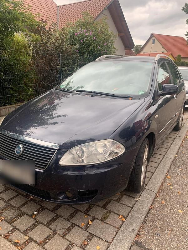 Blau Gebraucht 2006 Fiat Croma Kombi | 450 € (Guter Preis) - Bild 1/4