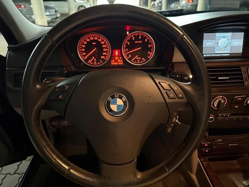 Gebraucht BMW 530 272 PS (200 kW) 2007 Blau Limousine