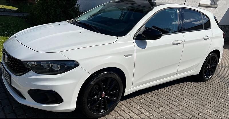 Weiß Gebraucht 2018 Fiat Tipo S Limousine | 11.850 € (Fairer Preis) - Bild 1/4