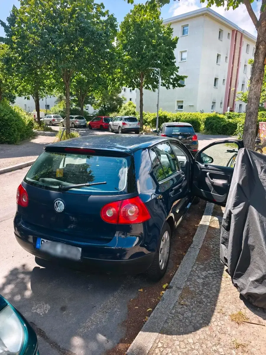 Gebraucht VW Golf V 75 PS (55 kW) 2004 Blau Kleinwagen