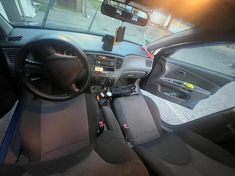 Gebraucht Kia Rio 97 PS (71 kW) 2006 Blau Kleinwagen