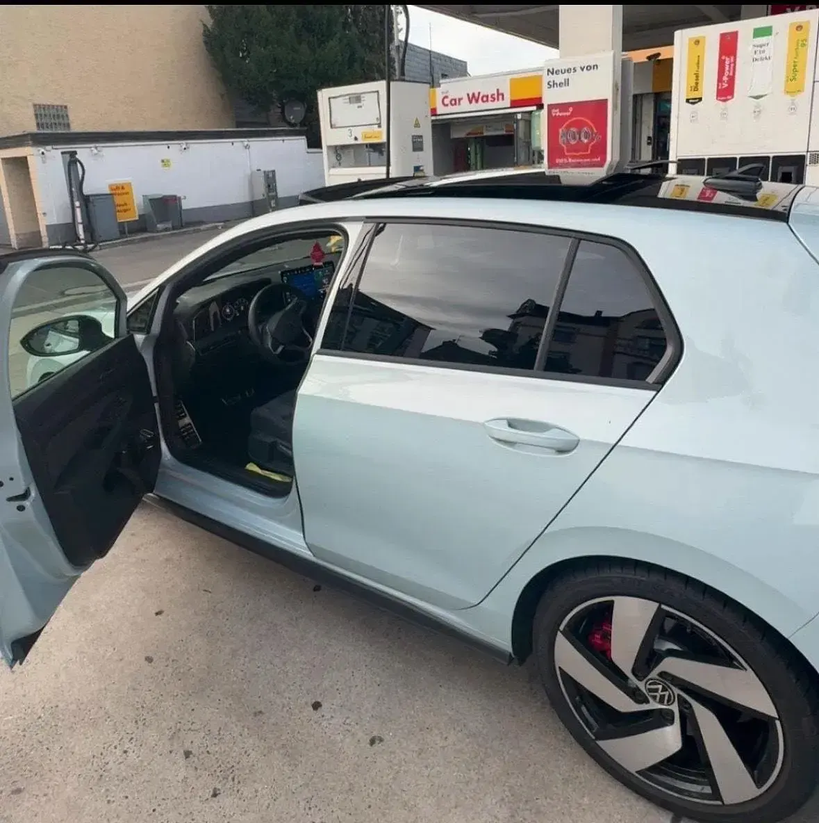 Gebraucht VW Golf VIII GTI 265 PS (194 kW) 2024 Blau Coupé