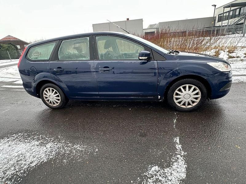 Gebraucht Ford Focus Style 109 PS (80 kW) 2009 Blau Limousine