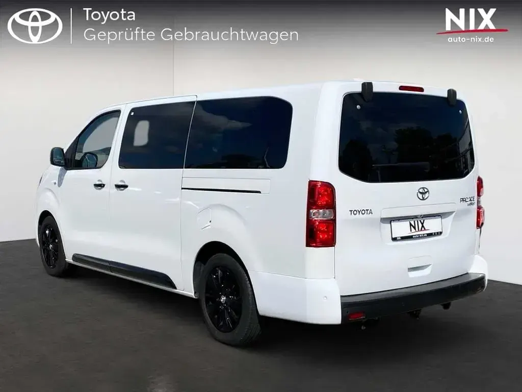 Gebraucht Toyota Proace Verso Edition 177 PS (130 kW) 2022 Schaumweiß Kombi