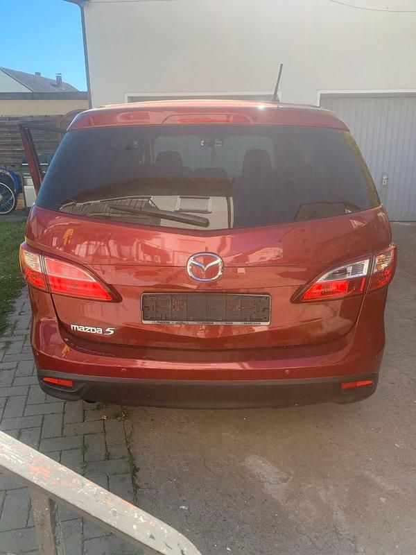 Gebraucht Mazda 5 115 PS (84 kW) 2011 Rot Van / Kleinbus