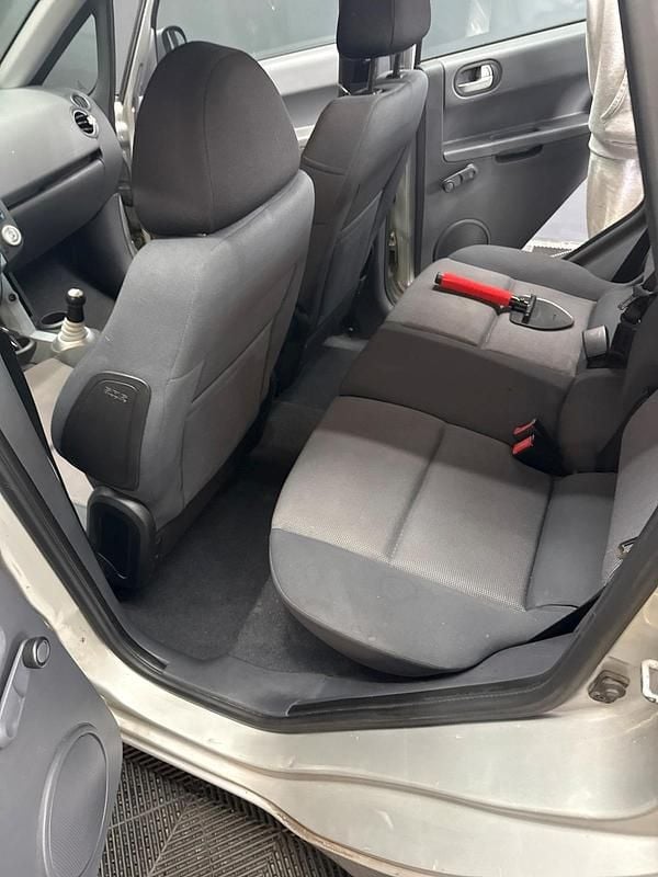 Gebraucht Mitsubishi Colt 95 PS (69 kW) 2006 Silber Limousine