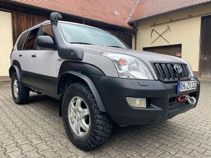 Grau Gebraucht 2009 Toyota Land Cruiser SUV | 23.999 € (Teuer) - Bild 1/4