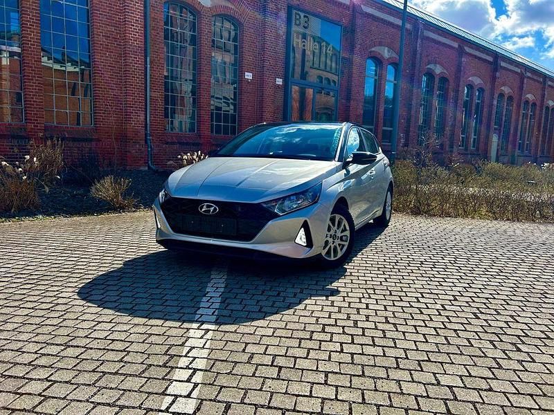 Gebraucht Hyundai i20 101 PS (74 kW) 2021 Grau Kleinwagen