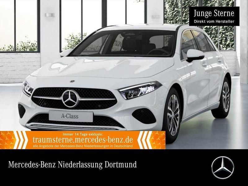 Weiß Gebraucht 2024 Mercedes A250 Advanced Limousine | 29.490 € (Guter Preis) - Bild 1/3