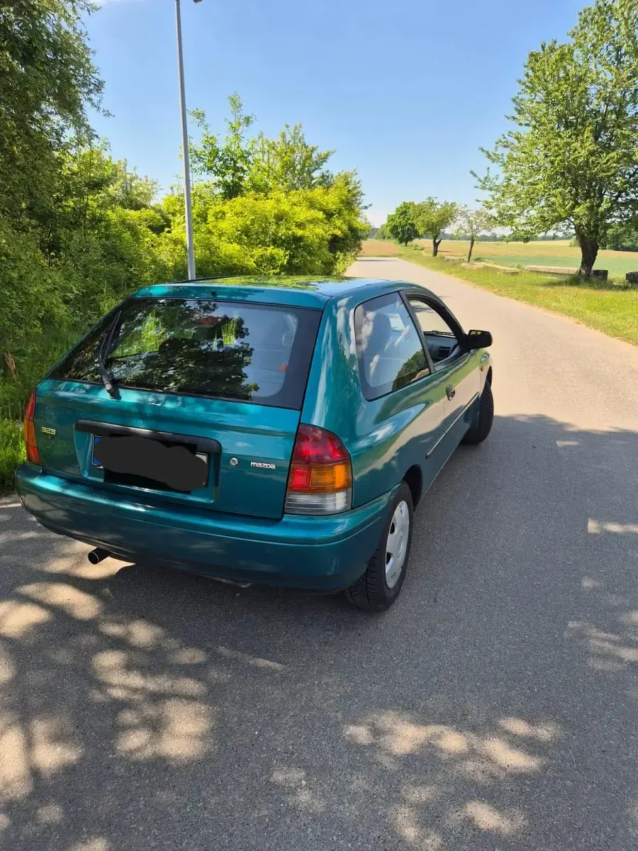 Gebraucht Mazda 323F 88 PS (64 kW) 1997 Grün Kleinwagen