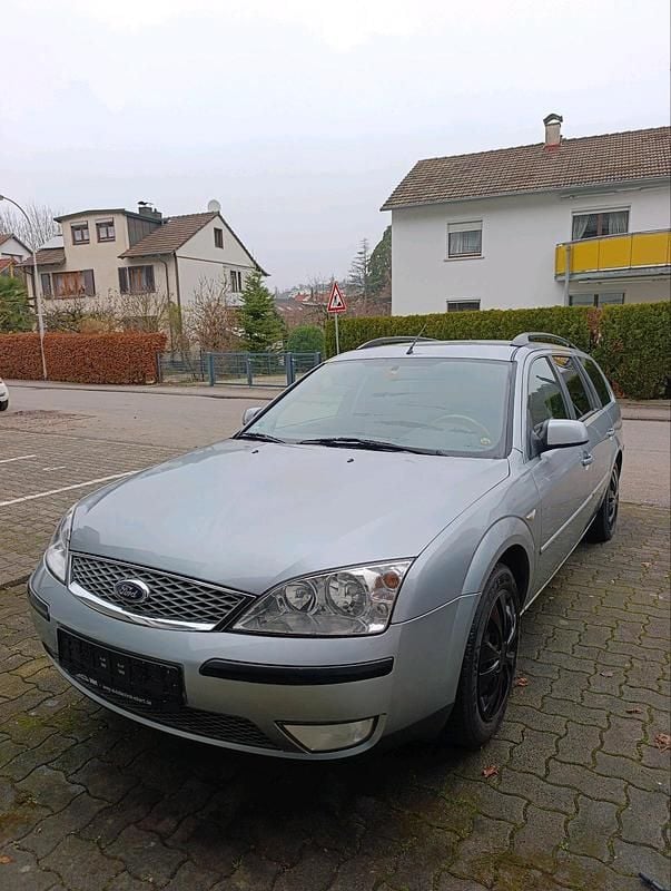 Gebraucht Ford Mondeo 125 PS (91 kW) 2005 Silber Kombi