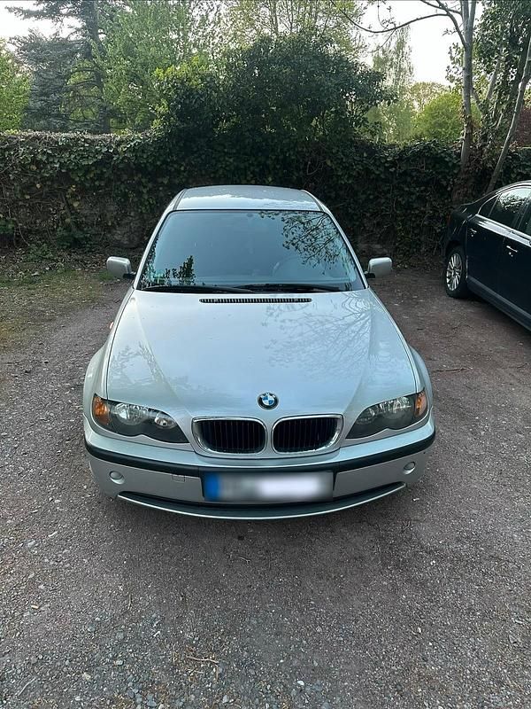 Brugt BMW 318 Basis 2004 Sølv Sedan
