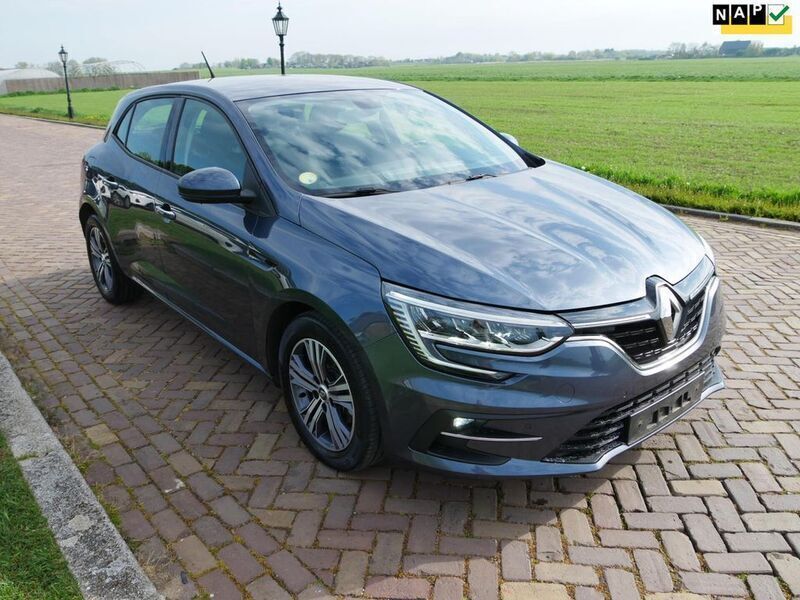 Grau Gebraucht 2022 Renault Mégane IV Evolution Limousine | 13.309 € (Fairer Preis) - Bild 1/3