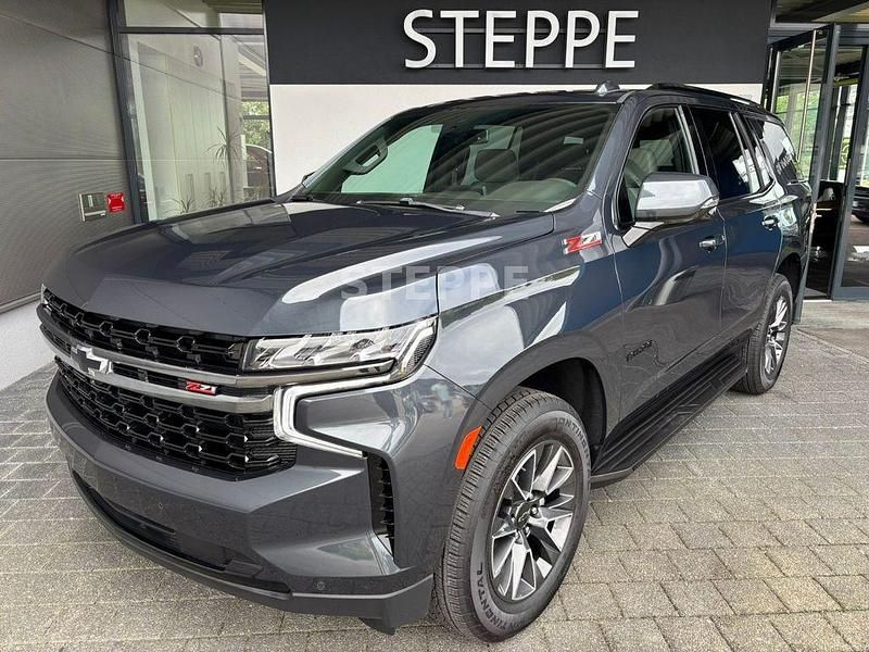 Grau Neu 2025 Chevrolet Tahoe SUV | 73.900 € - Bild 1/4