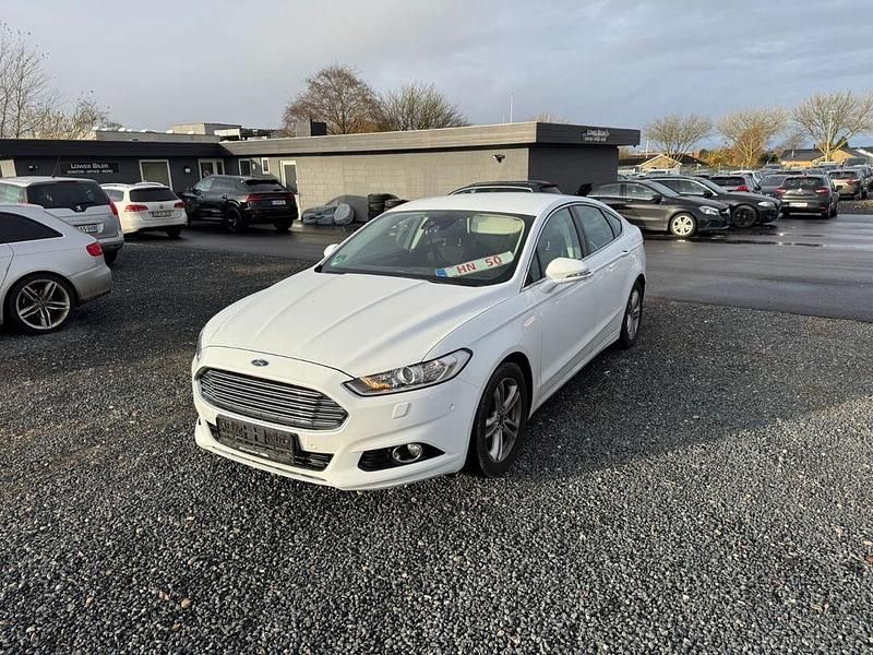 Weiß Gebraucht 2016 Ford Mondeo Titanium Limousine | 7.900 € (Guter Preis) - Bild 1/4