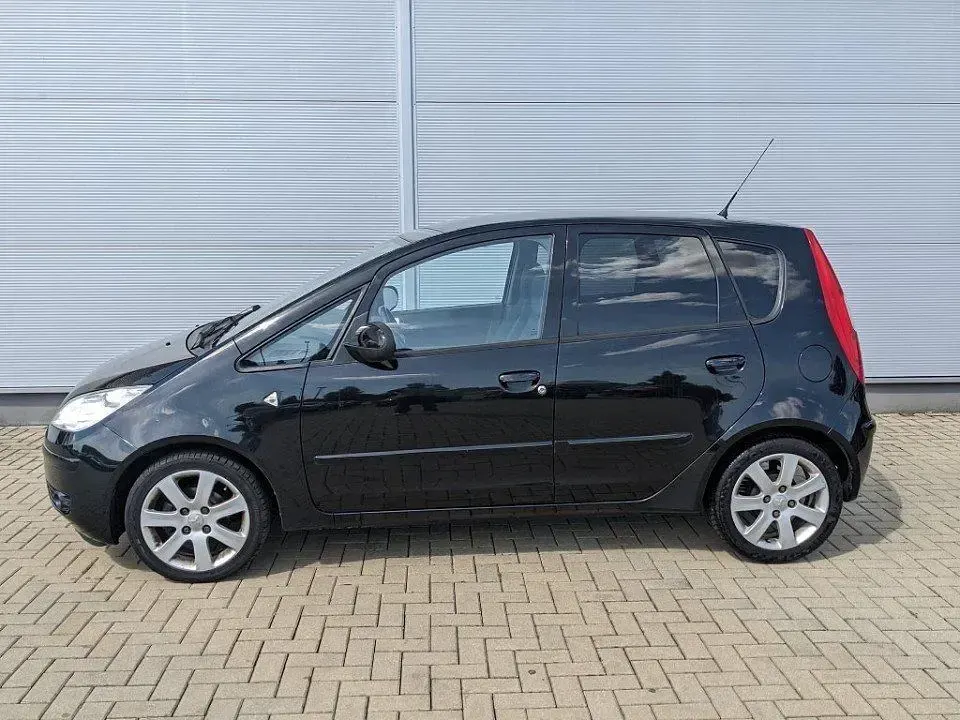 Gebraucht Mitsubishi Colt Motion 95 PS (69 kW) 2006 Schwarz Limousine