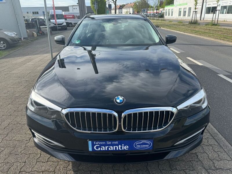 Schwarz Gebraucht 2019 BMW 530 Sport Line Kombi | 28.999 € (Superpreis) - Bild 1/4