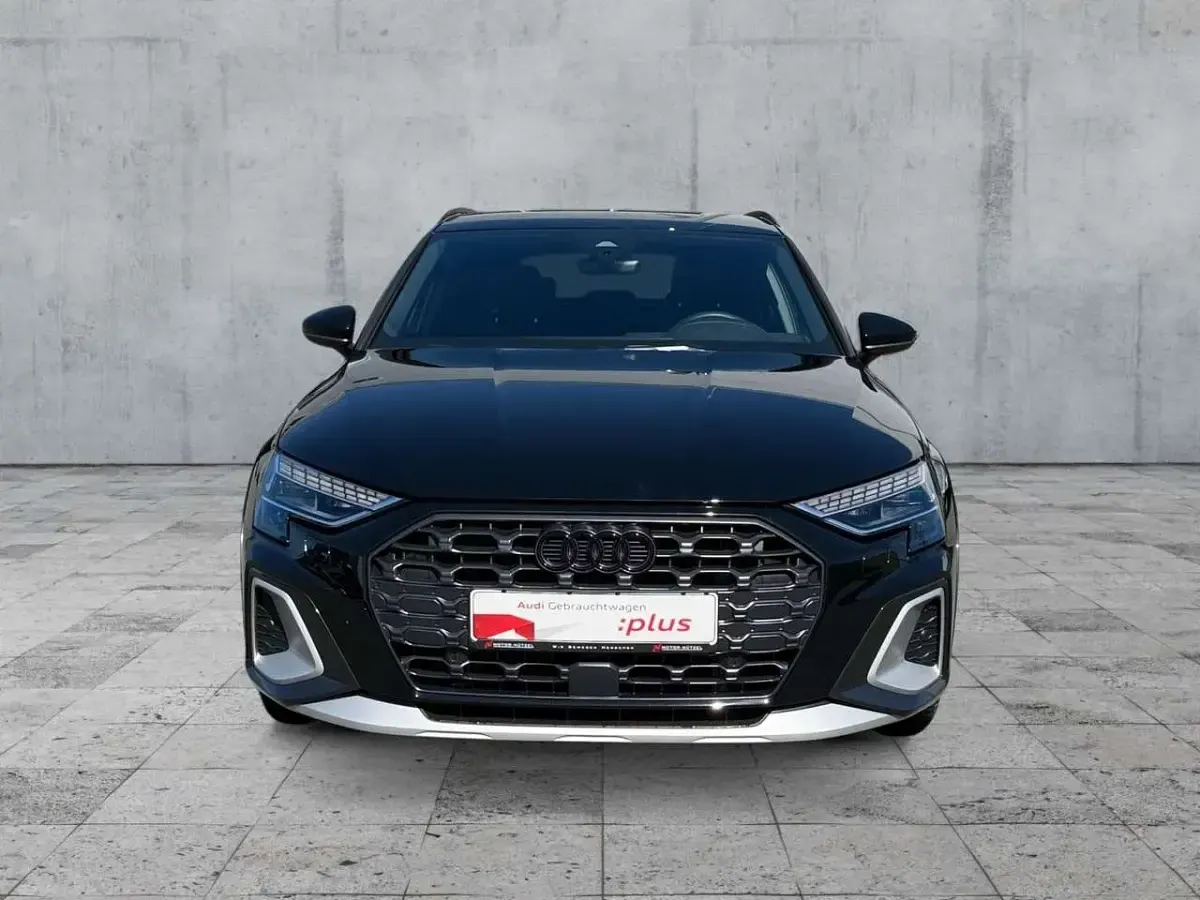 Używany Audi A3 204 KM (150 kW) 2025 Czarny Sedan/Limuzyna