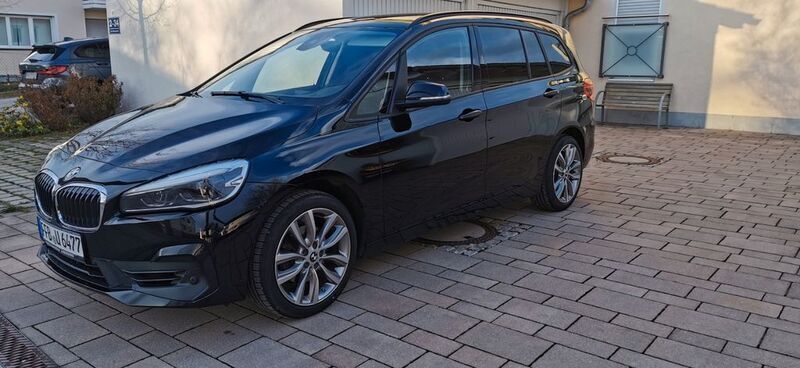 Schwarz Gebraucht 2018 BMW 218 Gran Tourer Van / Kleinbus | 8.500 € (Superpreis) - Bild 1/4