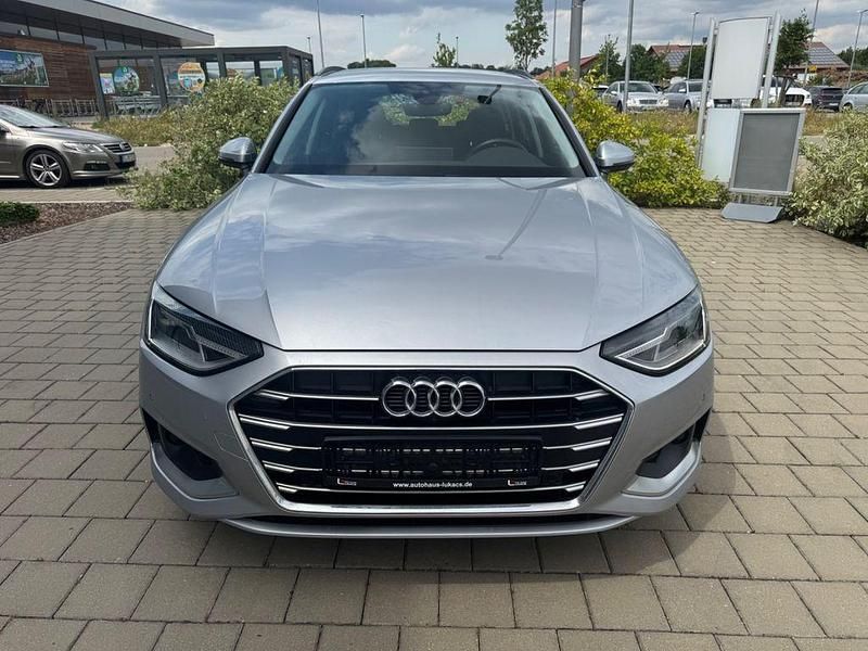 Gebraucht Audi A4 Advanced 163 PS (119 kW) 2022 Silber Kombi