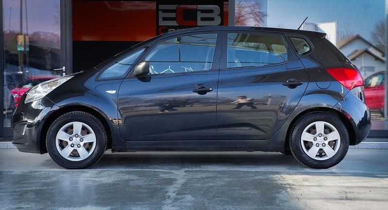 Gebraucht Kia Venga 90 PS (66 kW) 2010 Schwarz Kleinwagen