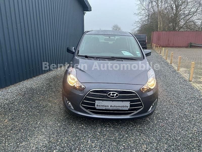Gebraucht Hyundai ix20 YES! 90 PS (66 kW) 2016 Grau Kleinwagen