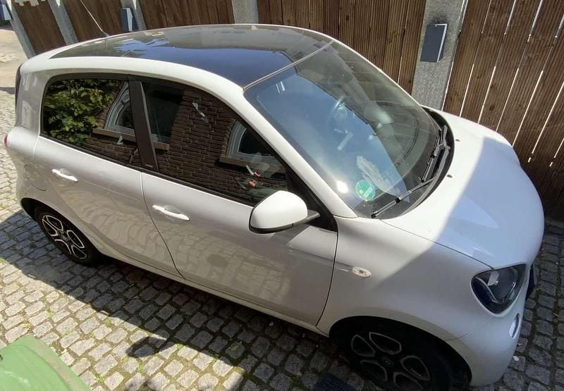 Weiß Gebraucht 2016 Smart ForFour Basis Kleinwagen | 7.500 € (Superpreis) - Bild 1/1