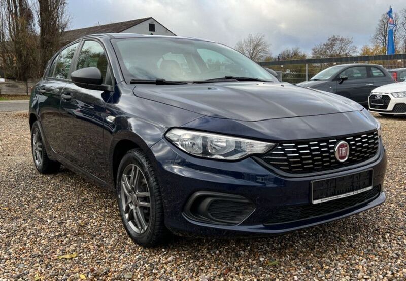 Blau Gebraucht 2017 Fiat Tipo Limousine | 8.990 € (Fairer Preis) - Bild 1/4