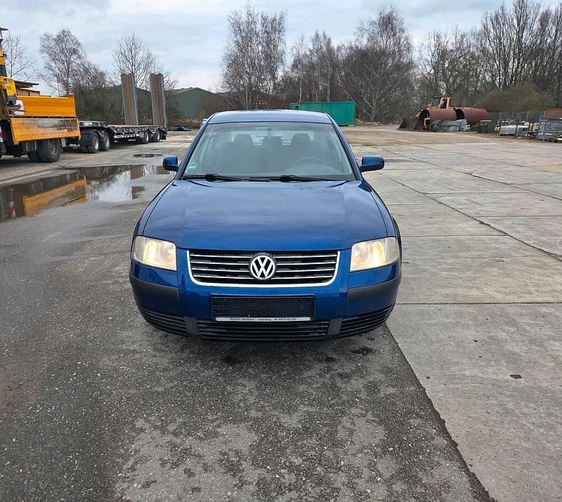 Gebraucht VW Passat 102 PS (75 kW) 2001 Blau Limousine