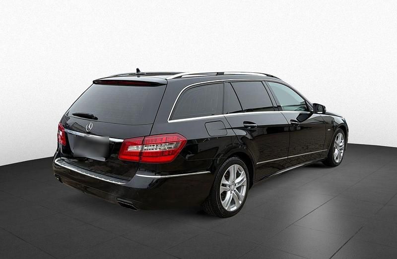 Gebraucht Mercedes E250 Avantgarde 204 PS (150 kW) 2012 Schwarz Kombi