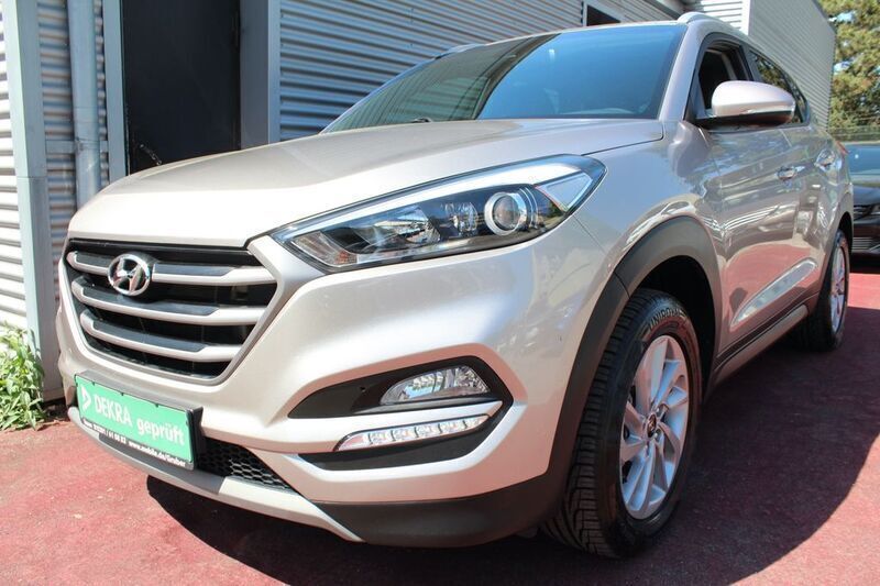 White sand / met Gebraucht 2017 Hyundai Tucson Advantage SUV | 16.482 € (Fairer Preis) - Bild 1/4