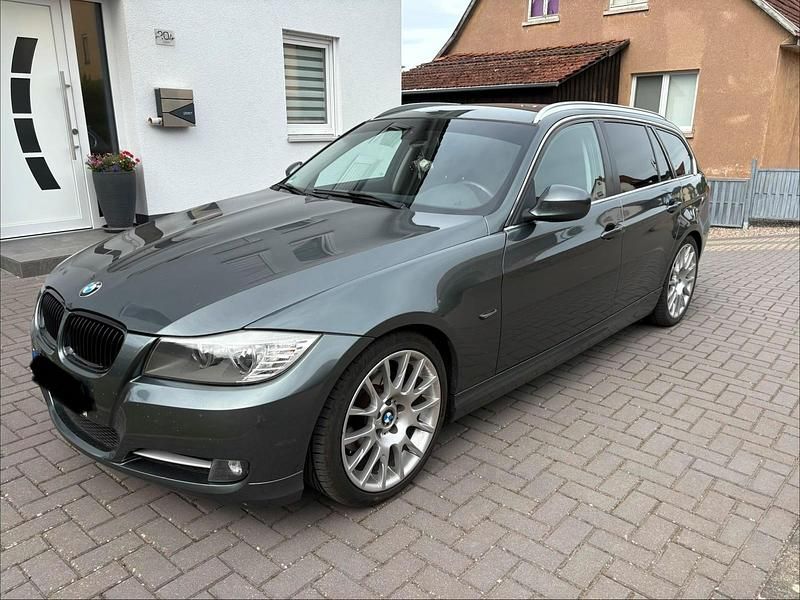 Gebraucht 2012 BMW 318 Kombi | 6.900 € (Teuer) - Bild 1/4