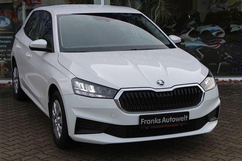 Gebraucht Skoda Fabia Active 65 PS (47 kW) 2022 Weiß Limousine