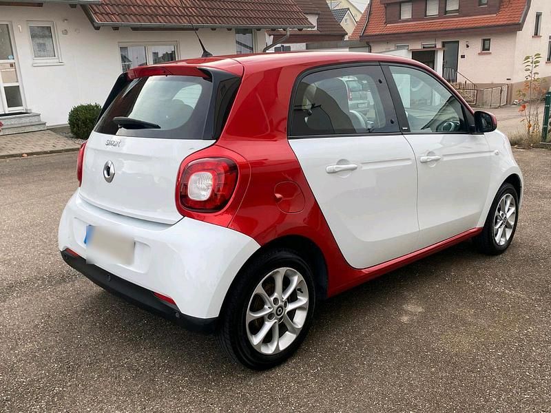 Gebraucht Smart ForFour 71 PS (52 kW) 2016 Weiß Kleinwagen