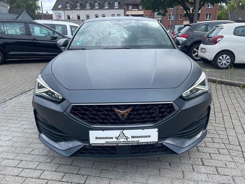 Grau Gebraucht 2021 Cupra Leon Limousine | 24.699 € (Fairer Preis) - Bild 1/4