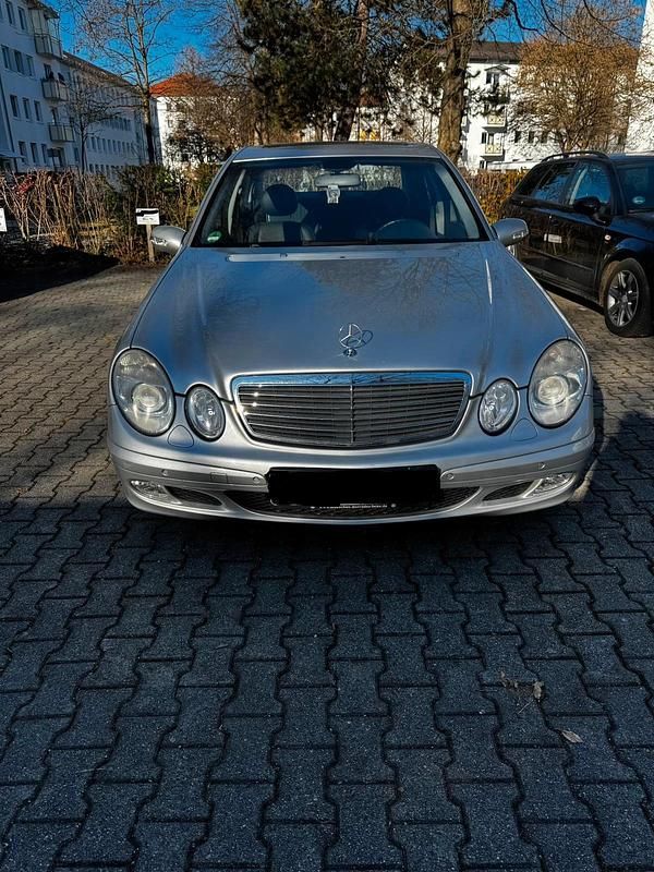 Gebraucht Mercedes E240 177 PS (130 kW) 2005 Silber Limousine
