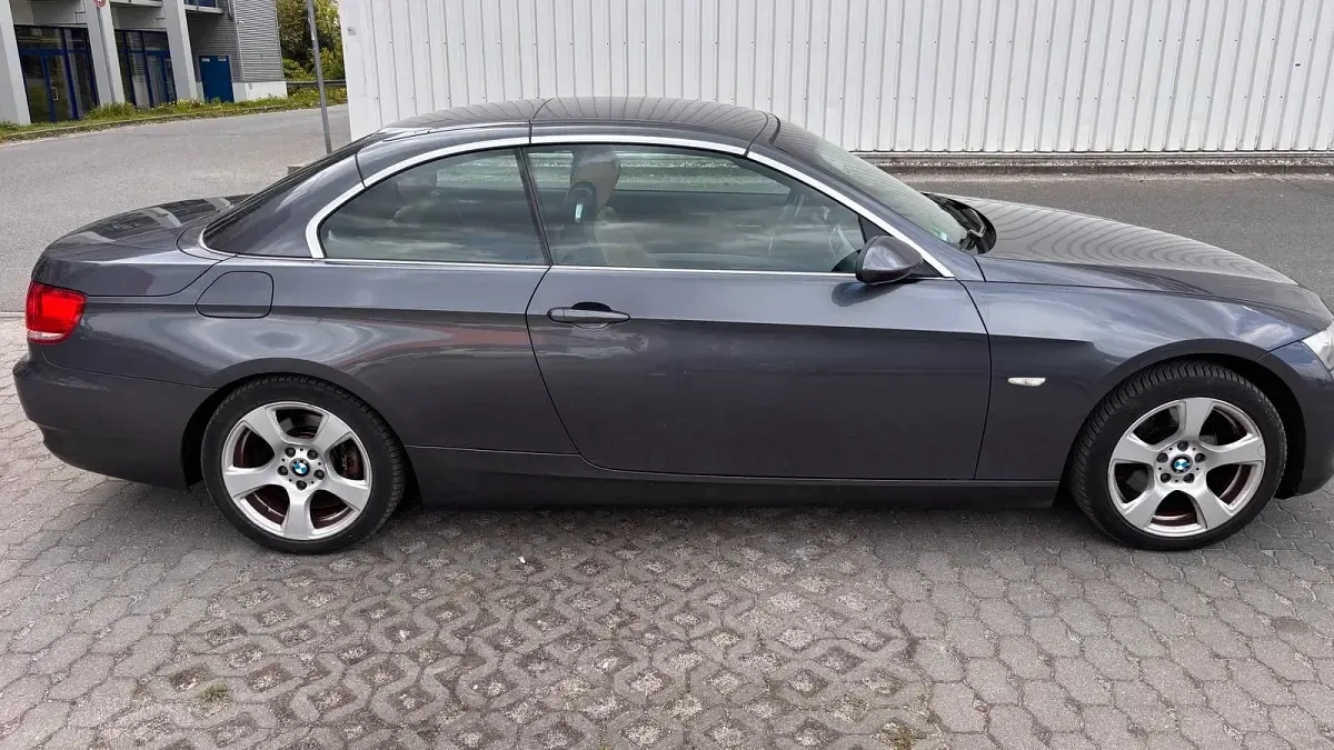 Gebraucht BMW 320 Cabriolet 170 PS (125 kW) 2007 Grau Cabrio