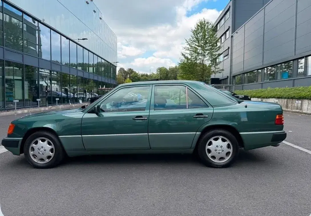 Gebraucht Mercedes E280 197 PS (144 kW) 1992 Grün Limousine