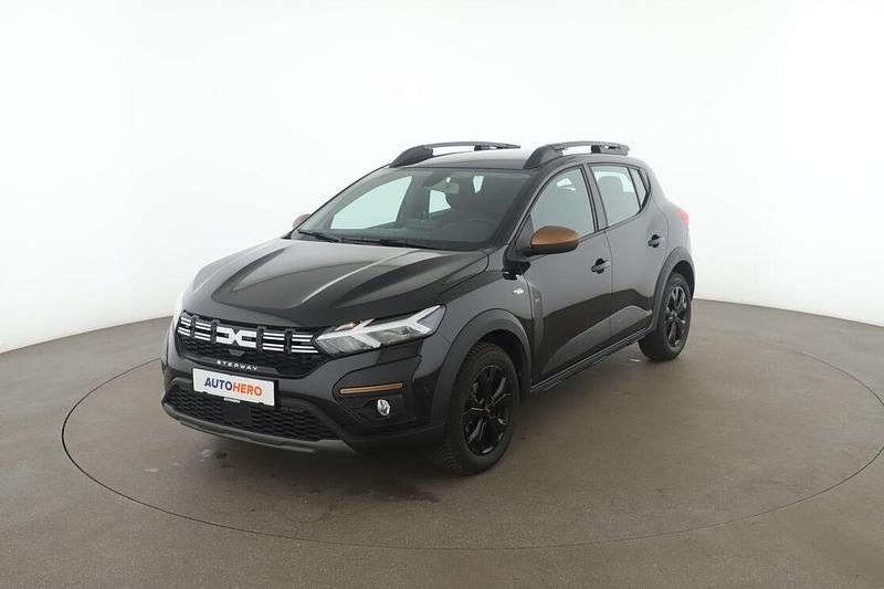 Schwarz Gebraucht 2024 Dacia Sandero Extreme Kleinwagen | 19.350 € (Teuer) - Bild 1/3