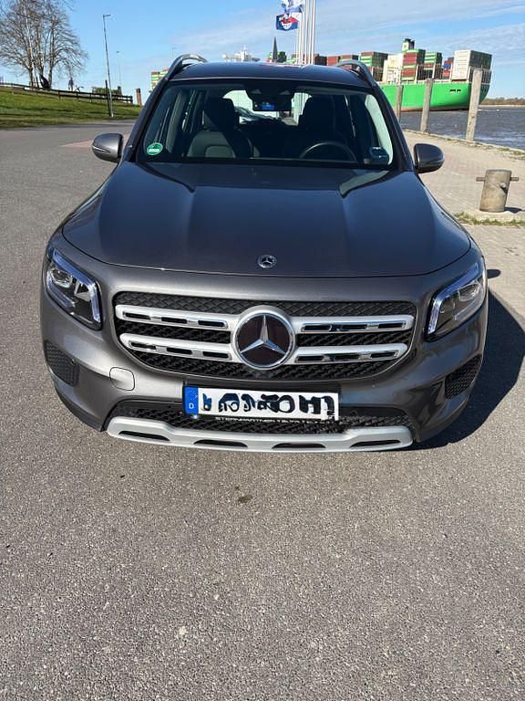 Gebraucht Mercedes GLB200 150 PS (110 kW) 2021 Grau SUV