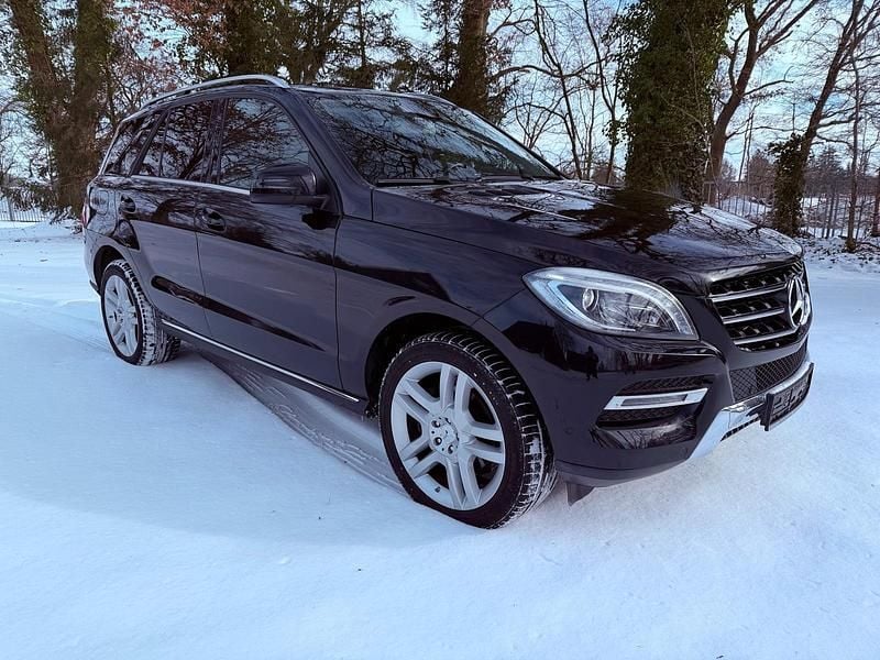 Gebraucht Mercedes ML350 258 PS (189 kW) 2014 Schwarz SUV