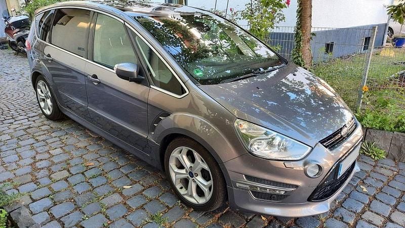 Gebraucht Ford S-MAX Titanium S 163 PS (119 kW) 2013 Grau Van / Kleinbus